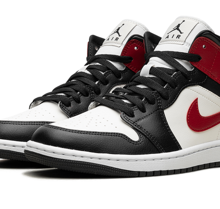 Air Jordan 1 MID WMNS "Black Toe"