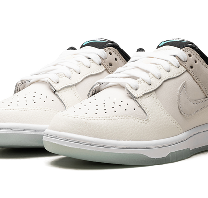 Nike Dunk Low WMNS "Supersonic"