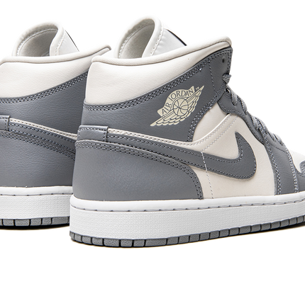 Air Jordan 1 MID WMNS "Stealth"