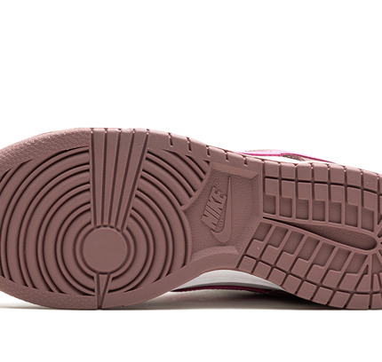 Nike Dunk Low WMNS "Smokey Mauve"