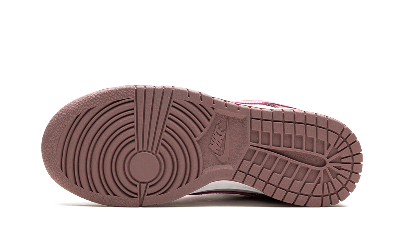 Nike Dunk Low WMNS "Smokey Mauve"