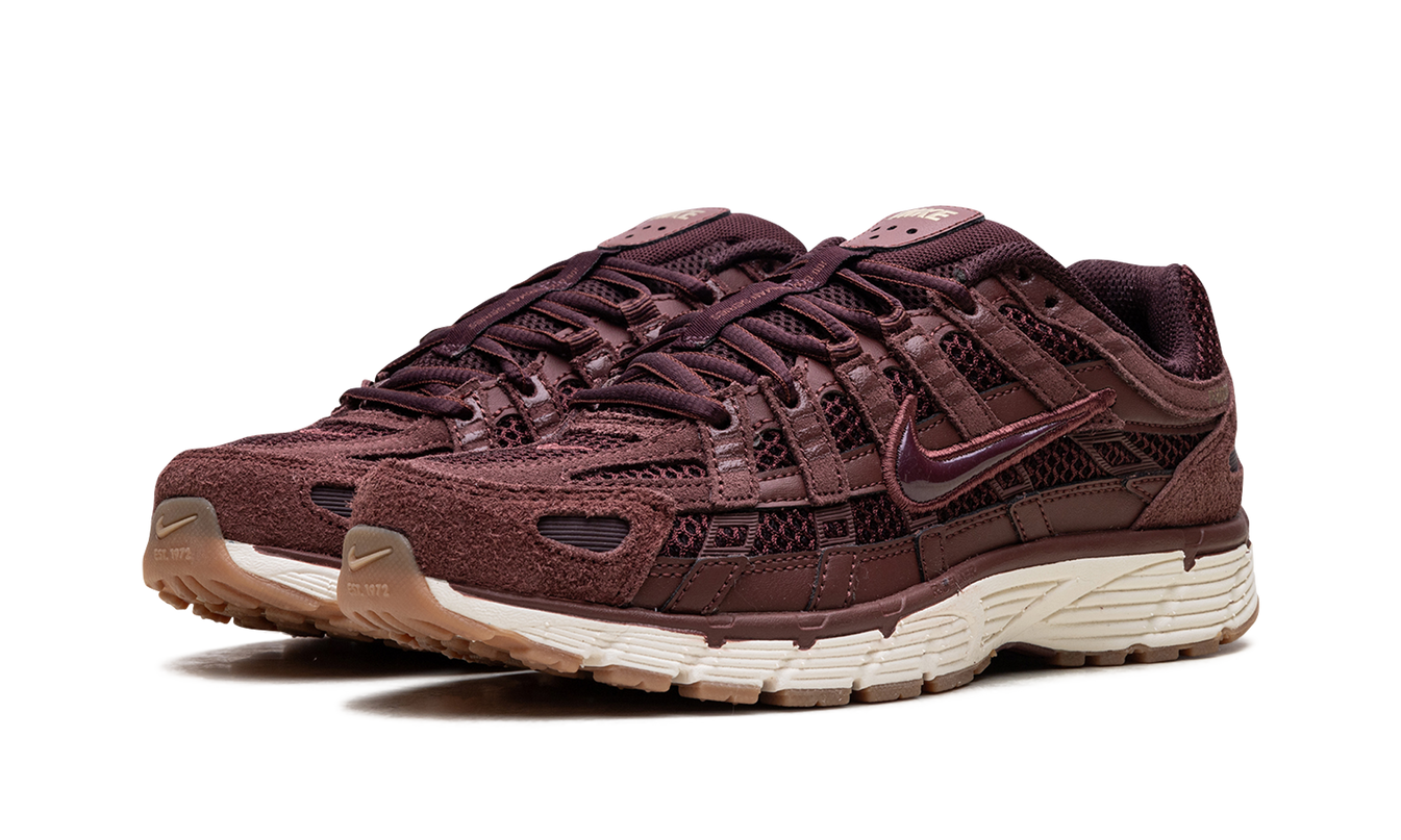 Nike P-6000 SE „Dark Pony Metallic Gold“
