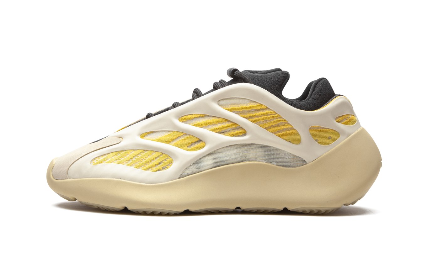 Yeezy 700 V3 "Safflower"