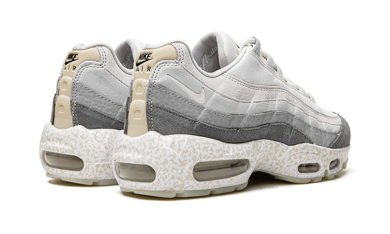 Nike Air Max 95 QS "Light Bone-Glow in the Dark"