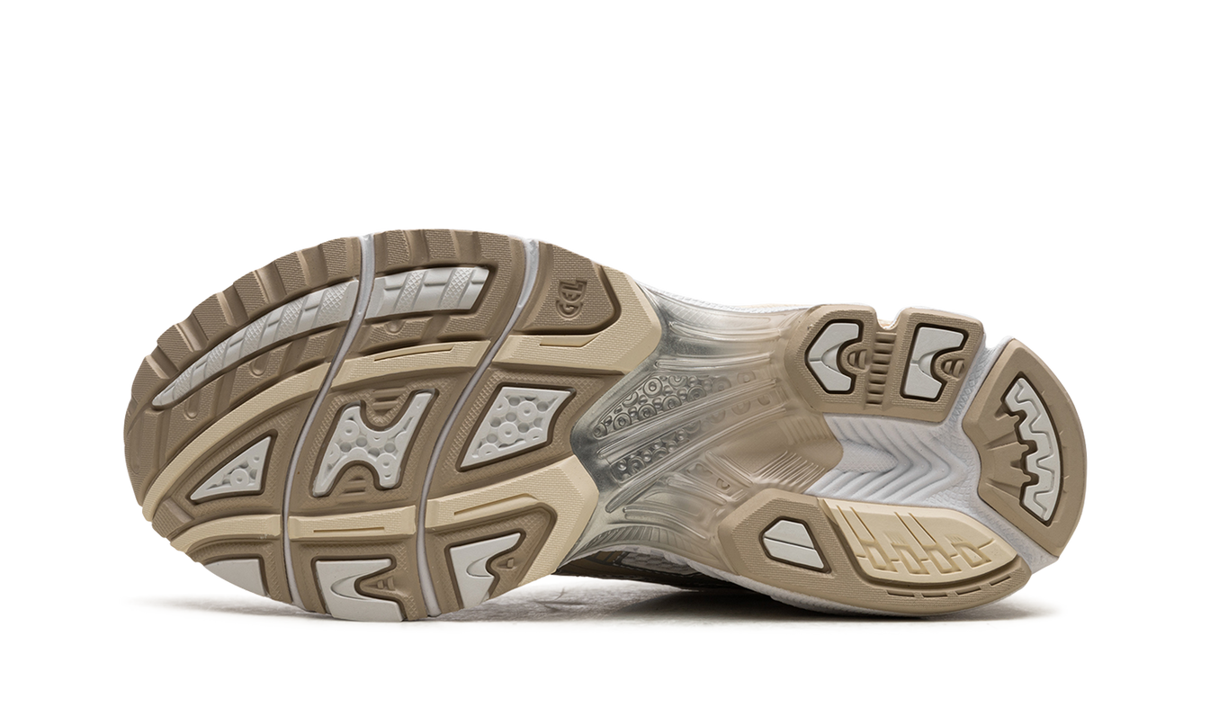 GEL-KAYANO 14 WMNS „Simply Taupe“