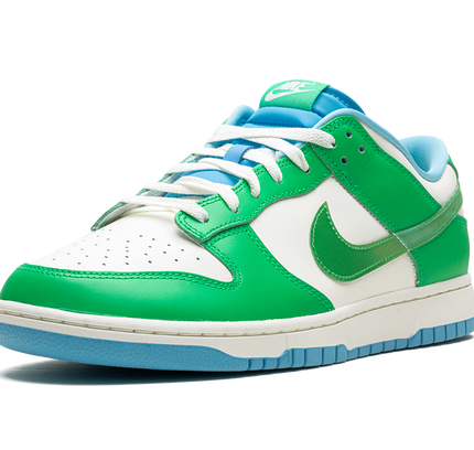 Nike Dunk Low "Green Shock"