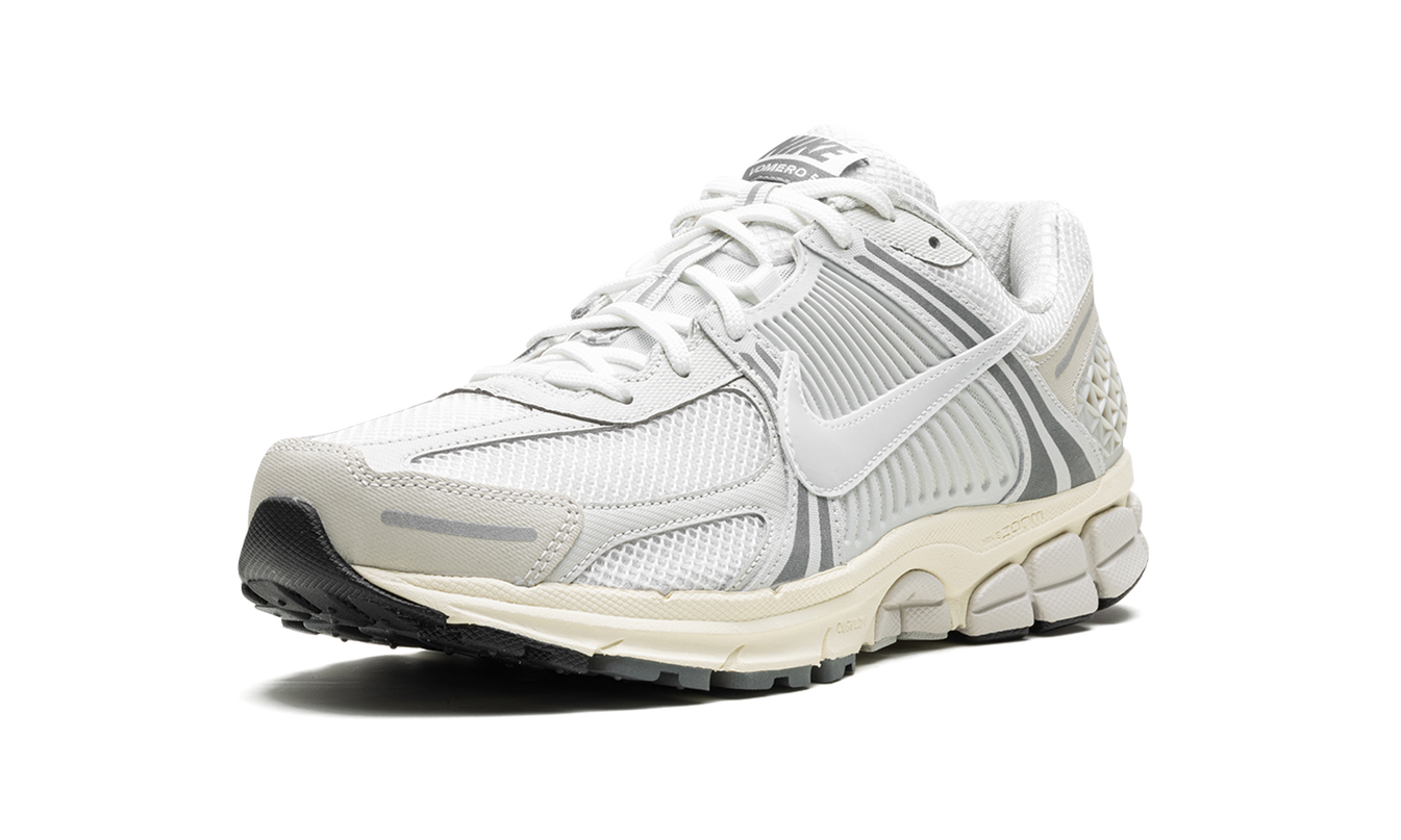 Zoom Vomero 5 „Platinum Tint“