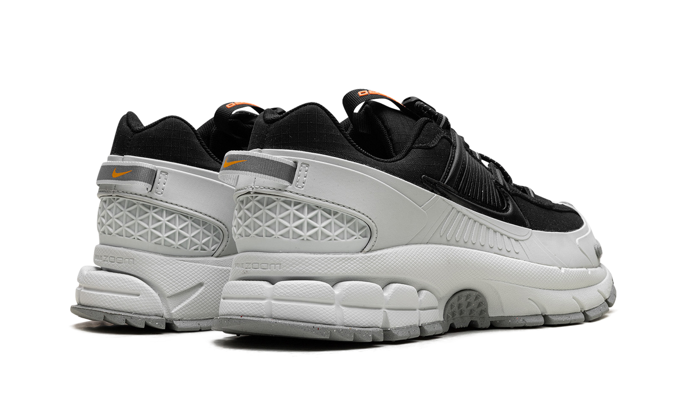 Nike Zoom Vomero 5 Roam "Black Light Silver"