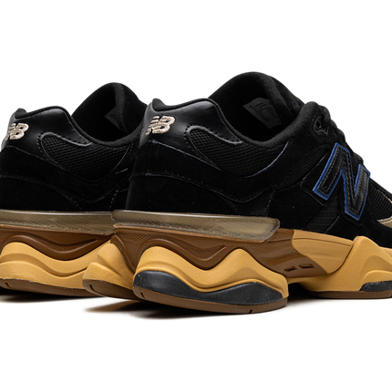 New Balance 9060 "Schwarz Royal Gum"