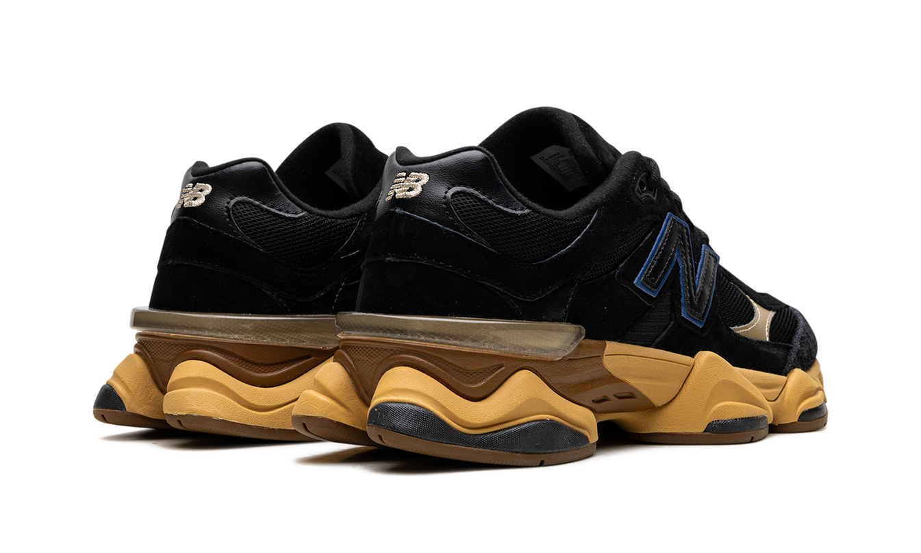 New Balance 9060 "Schwarz Royal Gum"