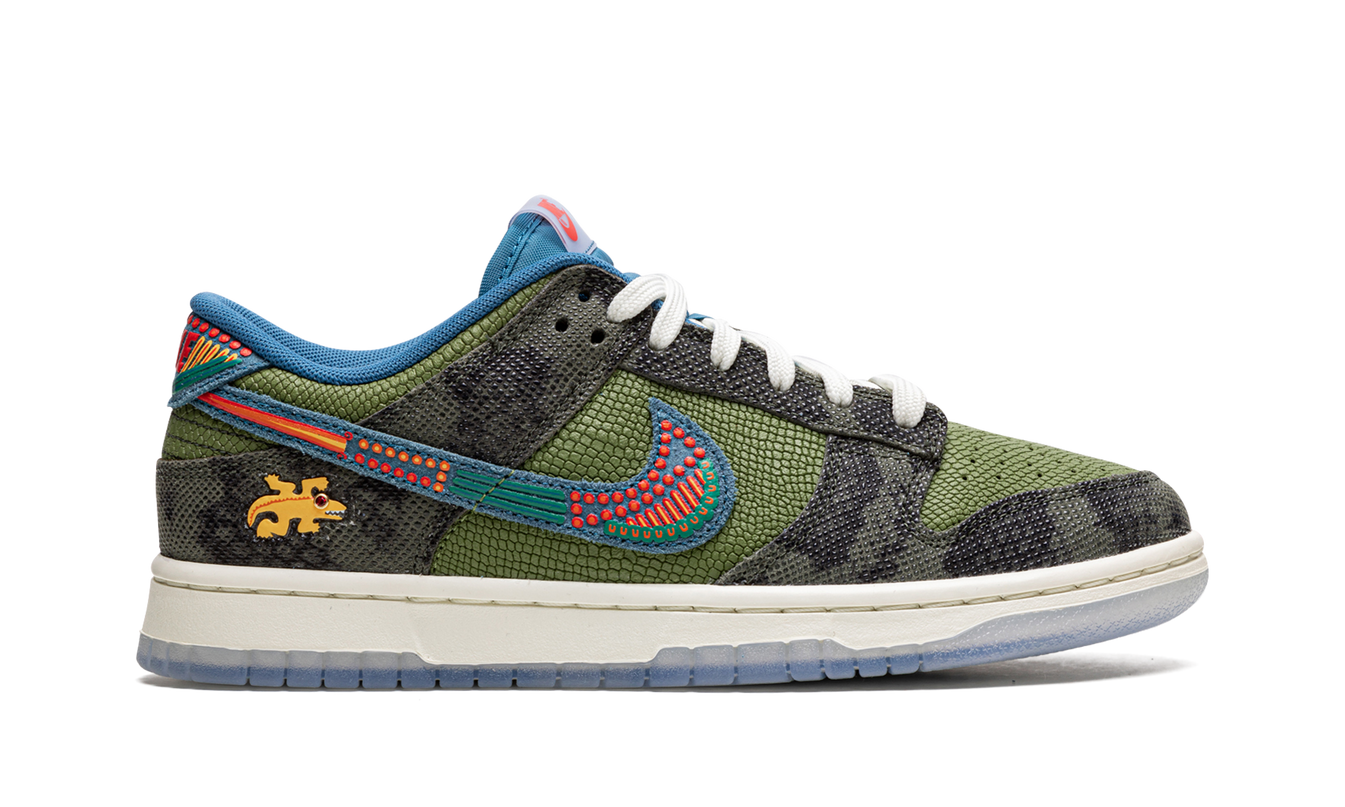 Nike Dunk Low "SiEMPRE Familia"