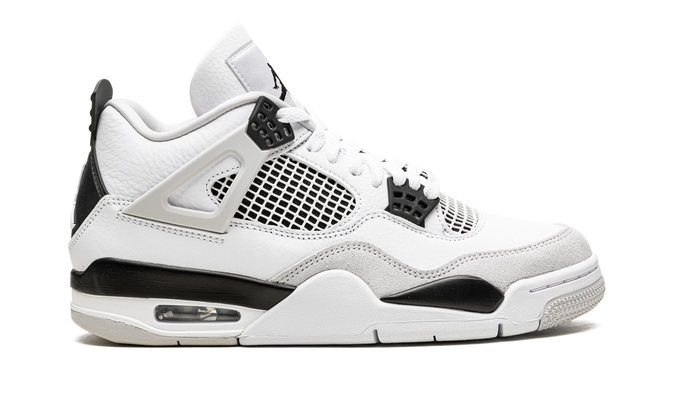 Air Jordan 4 Retro „Military Black“