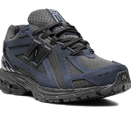 New Balance 1906R "Outerspace/Schwarz/Schwarz"