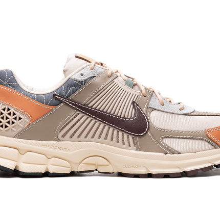 Nike Zoom Vomero 5 "Sanddrift / Muslin / Khaki / Earth"