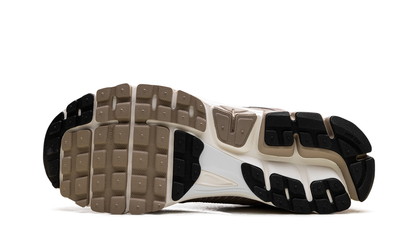 Zoom Vomero 5 WMNS „Khaki Phantom“