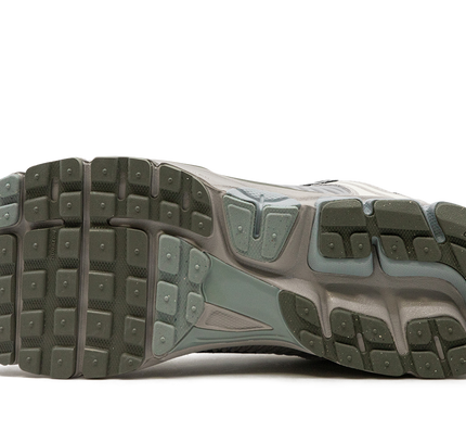 Air Zoom Vomero 5 "Helles Erzholzbraun"