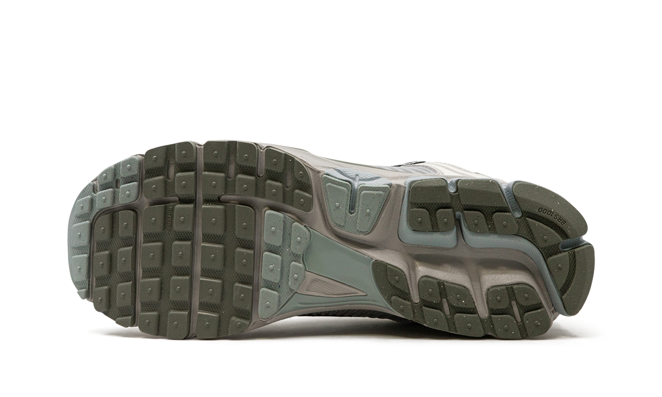 Air Zoom Vomero 5 "Helles Erzholzbraun"