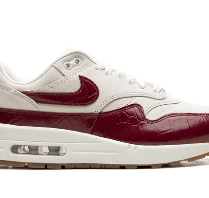 Nike Air Max 1 LX WMNS "Team Red"