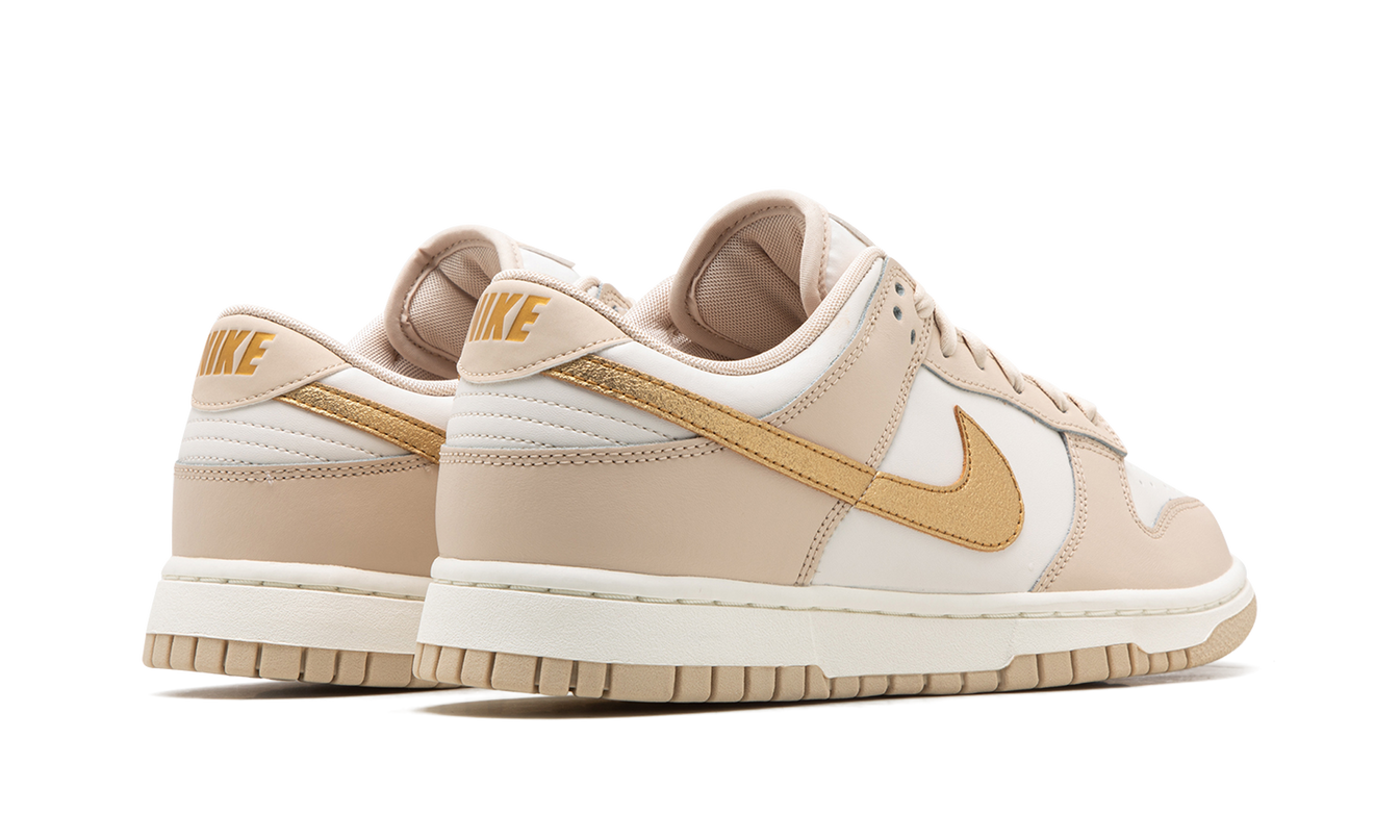 Nike Dunk Low WMNS "Phantom Metallic Gold"