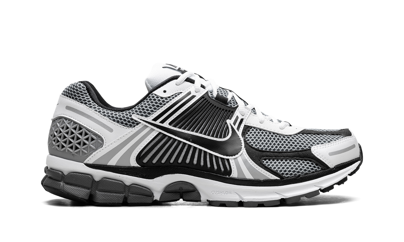 Zoom Vomero 5 SE SP „Schwarz / Metallic Silber“
