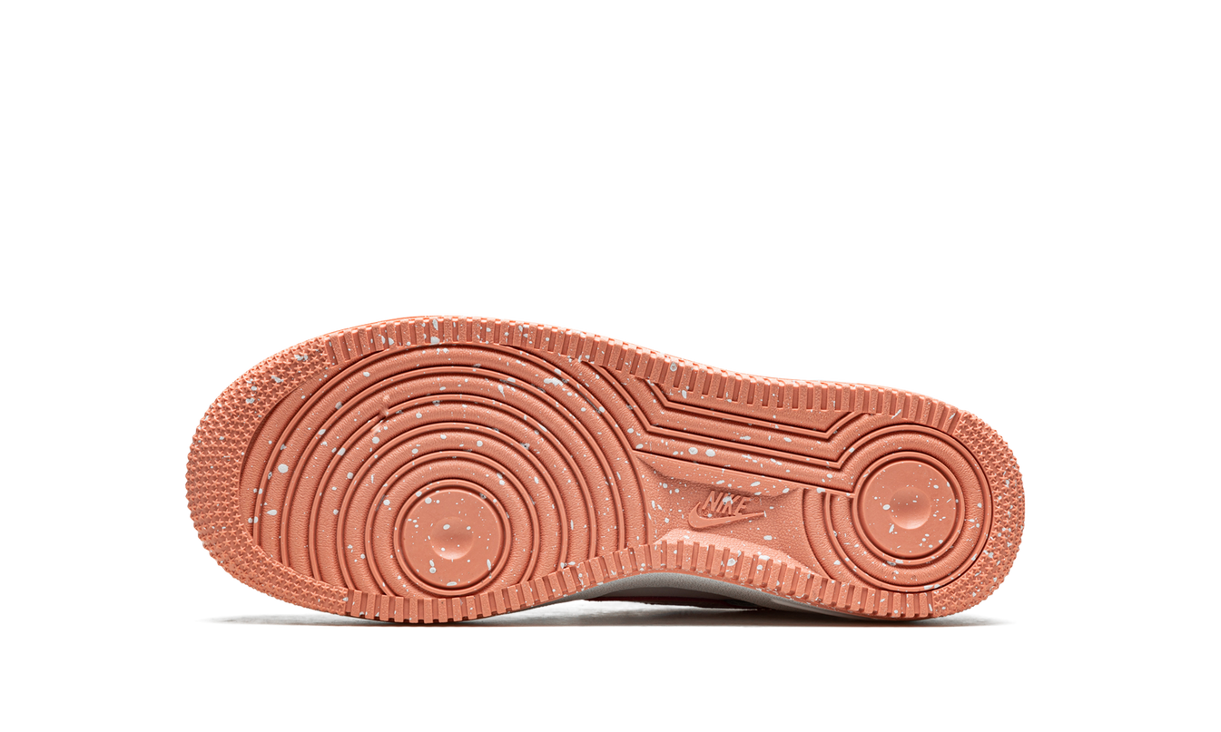 Nike Air Force 1 LV8