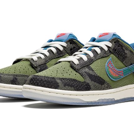 Nike Dunk Low "SiEMPRE Familia"