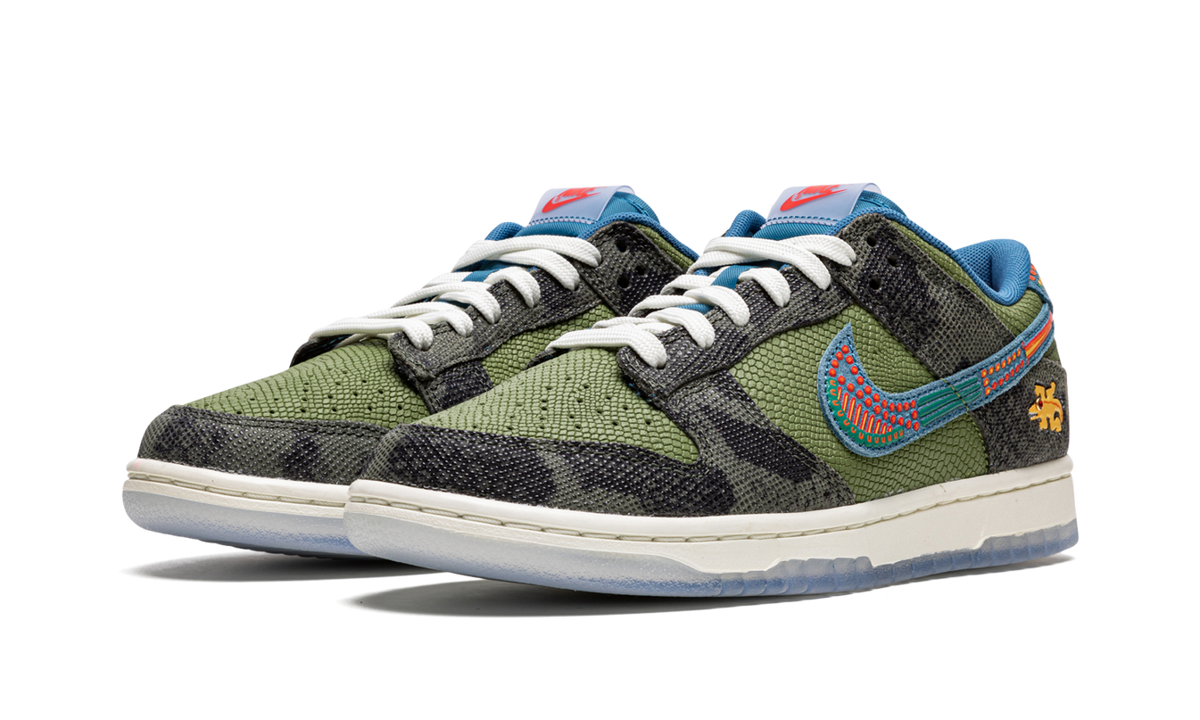Nike Dunk Low "SiEMPRE Familia"