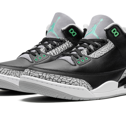 Air Jordan 3 Retro "Green Glow"