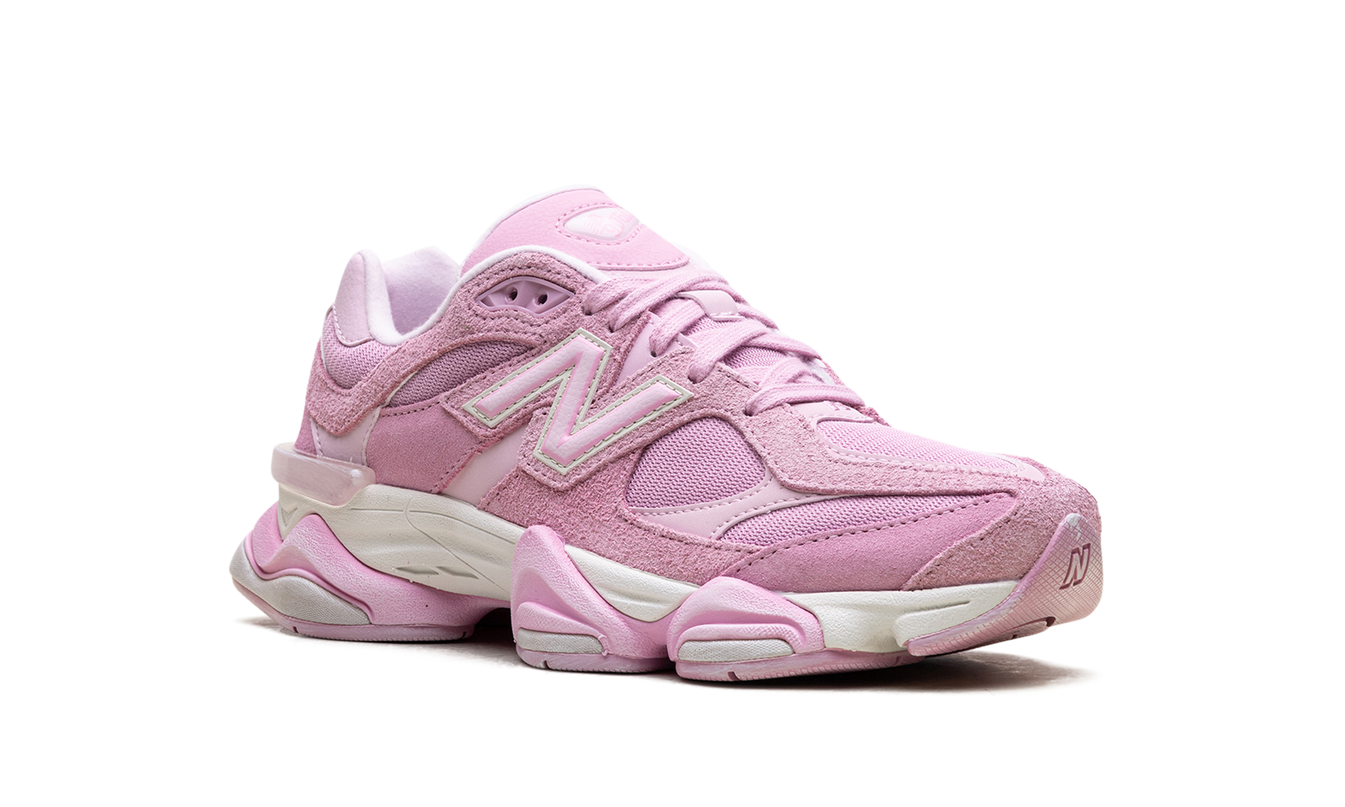 New Balance 9060 „ASOS Exclusive Pink Overdye“