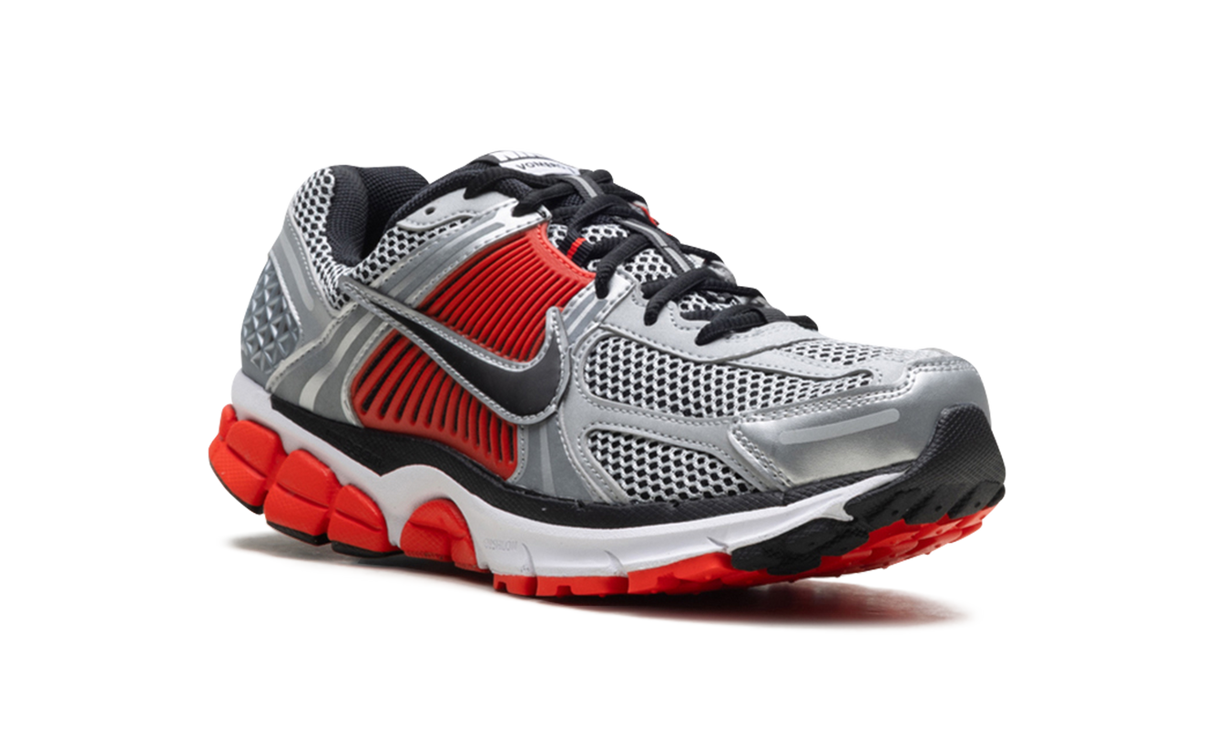 Nike Zoom Vomero 5 "metallic silver black"
