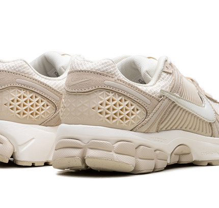 Nike Zoom Vomero 5 WMNS "Beach Light Khaki"