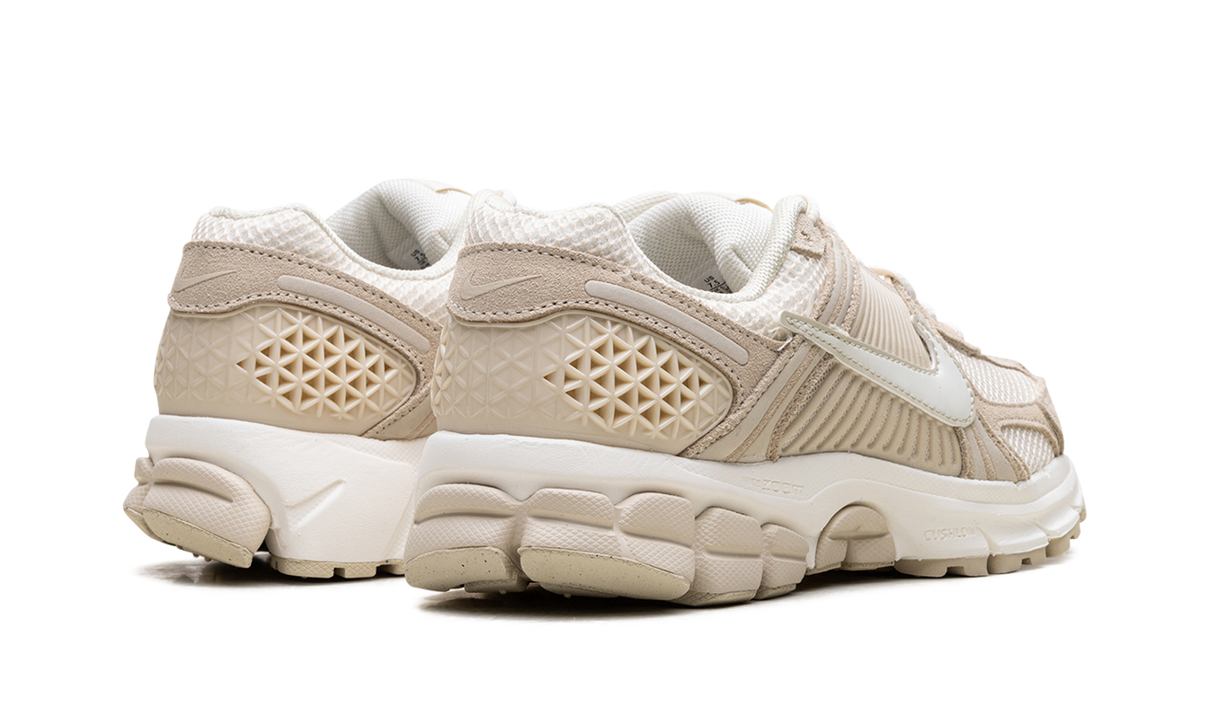 Nike Zoom Vomero 5 WMNS "Beach Light Khaki"