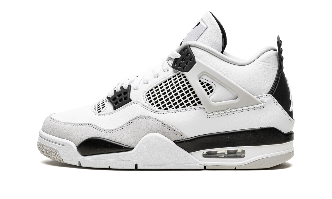 Air Jordan 4 Retro „Military Black“