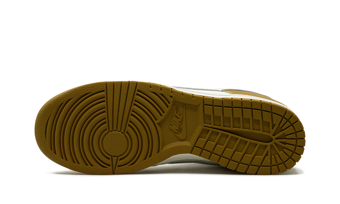 Nike Dunk Low "Bronzine"