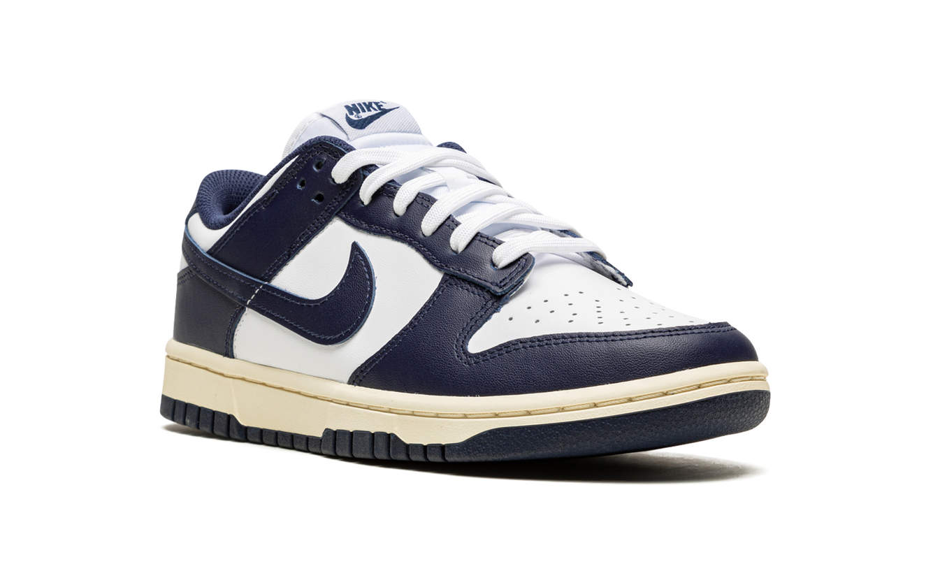 Nike Dunk Low WMNS "Vintage Navy"