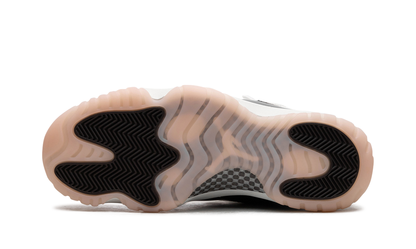 Air Jordan 11 WMNS "Neapolitan"