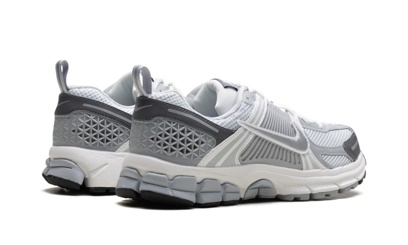 Zoom Vomero 5 „Pure Platinum“