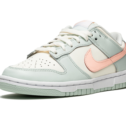 Nike Dunk Low WMNS "Barely Green"