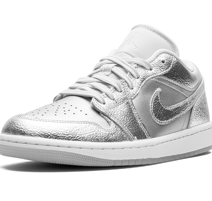 Air Jordan 1 Low SE WMNS "Metallic Silver"