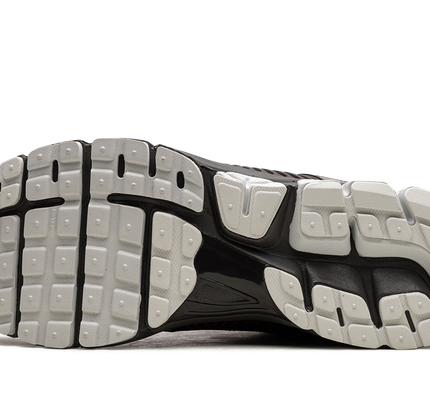 Nike Zoom Vomero 5 "Samtbraun"