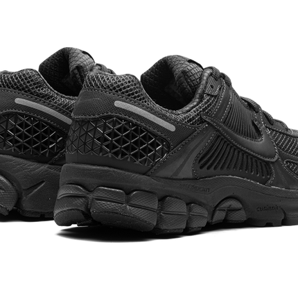 Nike Zoom Vomero 5 WMNS "Triple Black"