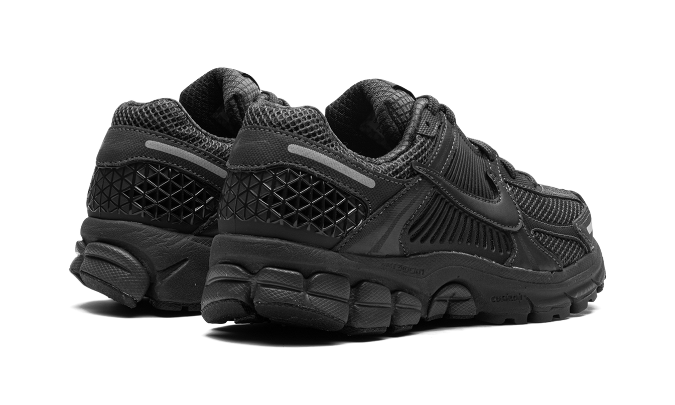 Nike Zoom Vomero 5 WMNS "Triple Black"