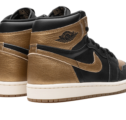 Air Jordan 1 "Metallic Gold"