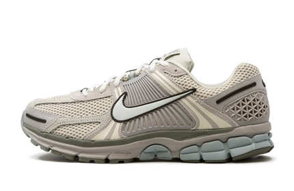 Air Zoom Vomero 5 