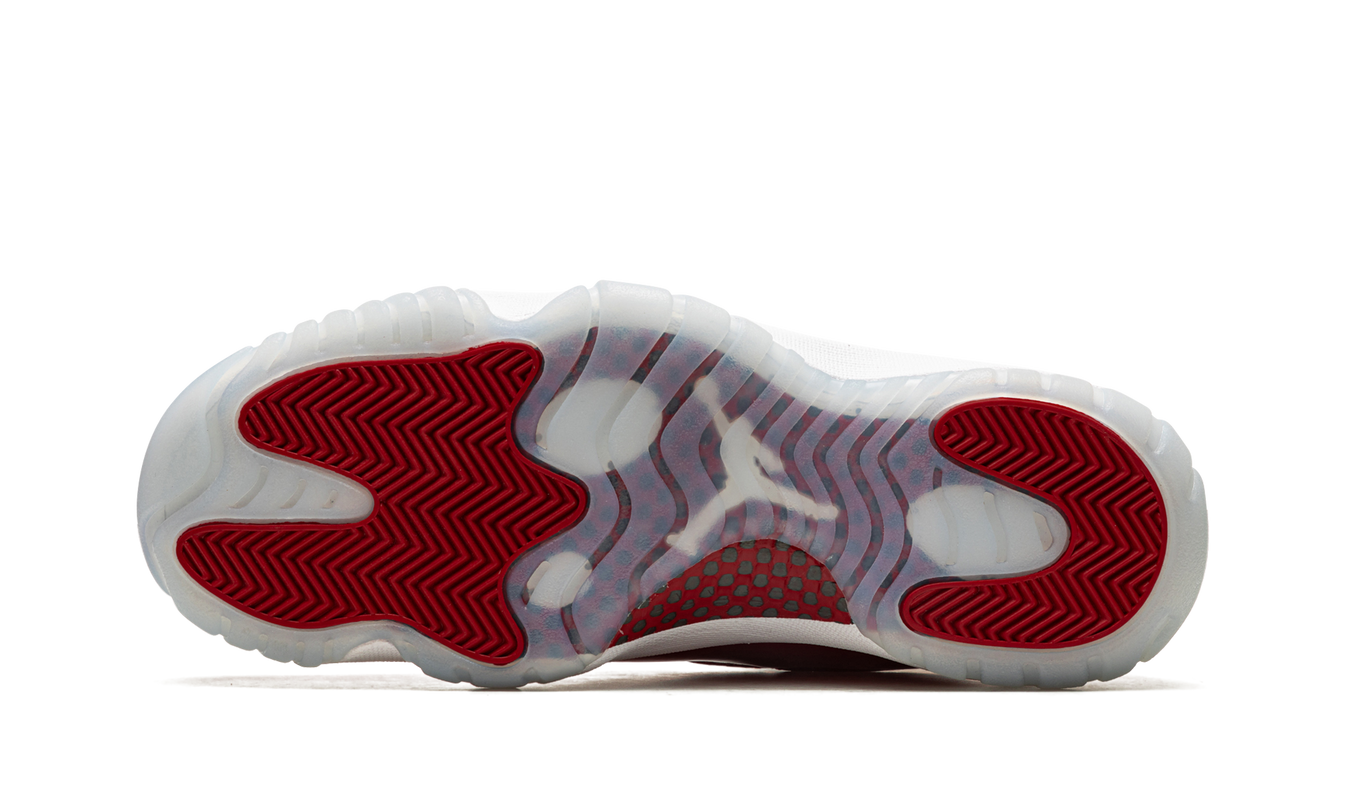 Air Jordan 11 "Cherry 2022"