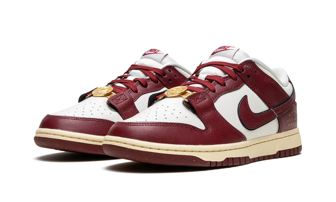 Nike Dunk Low WMNS "Just Do it - Team Red"