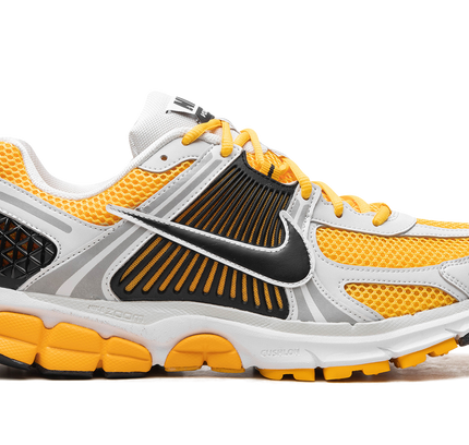 Zoom Vomero 5 „University Gold“