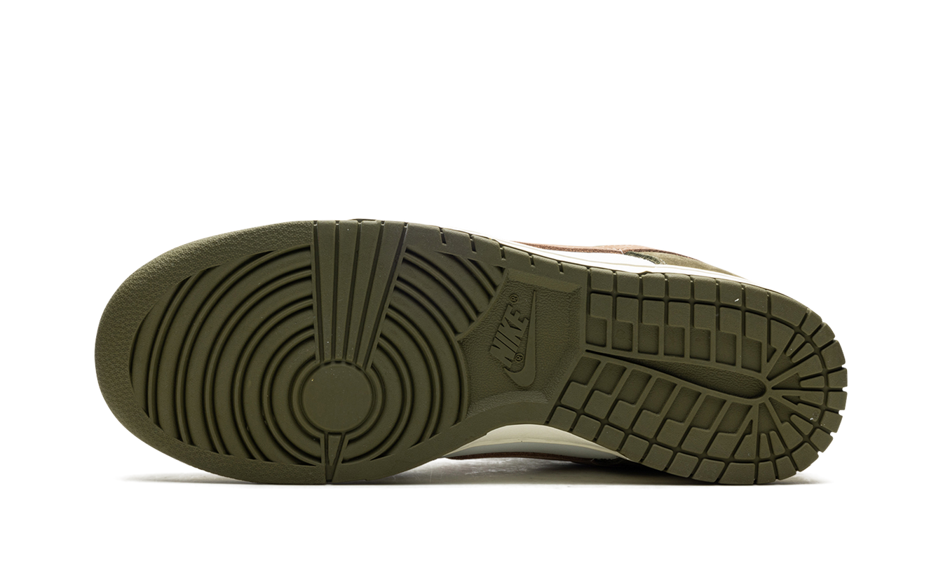 Nike Dunk Low Premium "Medium Olive"