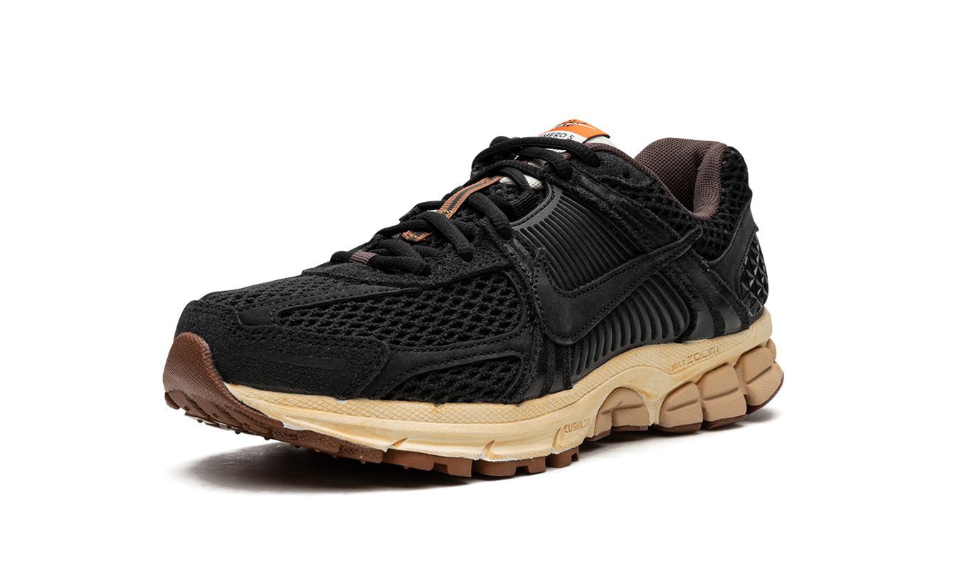 VOMERO 5 WMNS „Schwarz / Sesam“