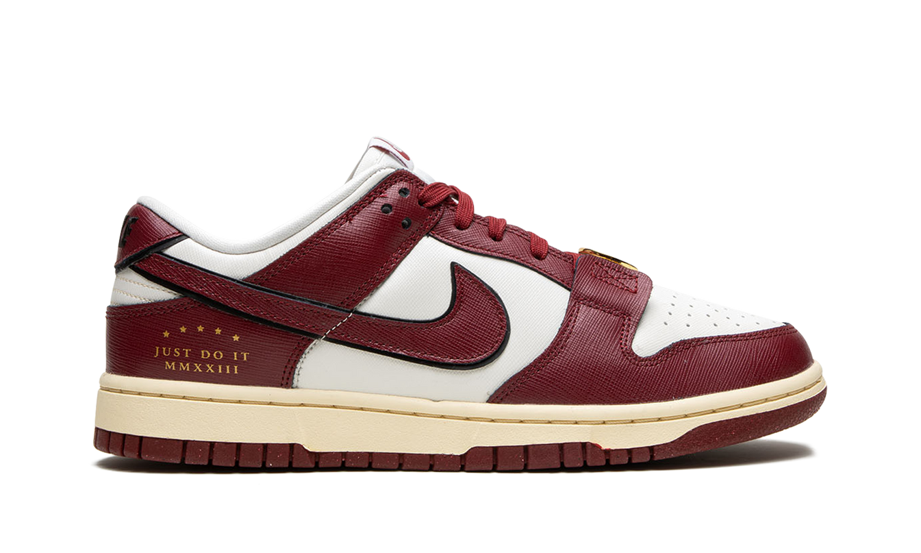 Nike Dunk Low WMNS "Just Do it - Team Red"